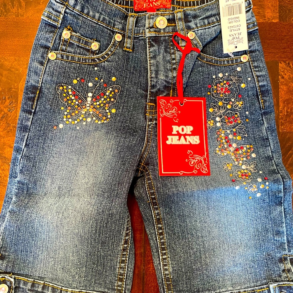 Girls Bermuda jeans size 4T. Brand new with tags and original bag.